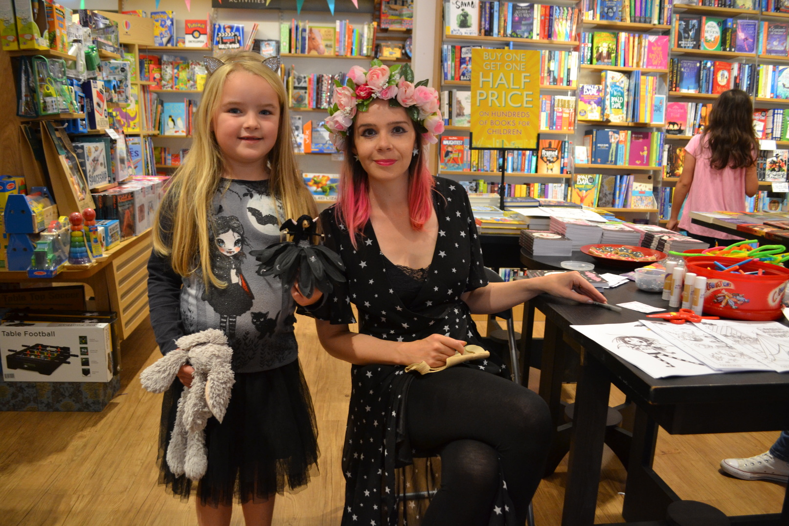 Isadora Moon fan with doll and rabbit