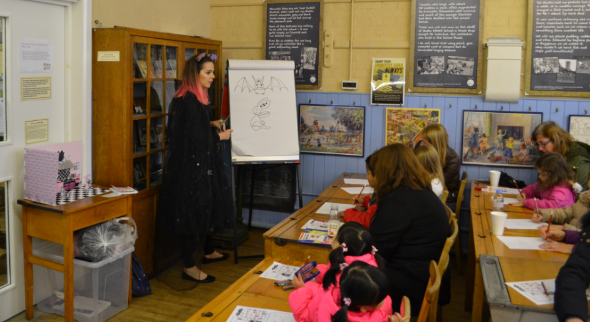 Harriet Muncaster drawing at Hitchin Childrens Book Festival