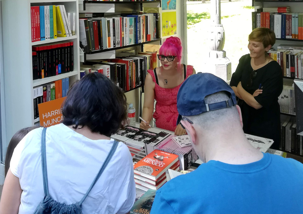 Harriet Muncaster Signing at Madrid Book Fair 2019