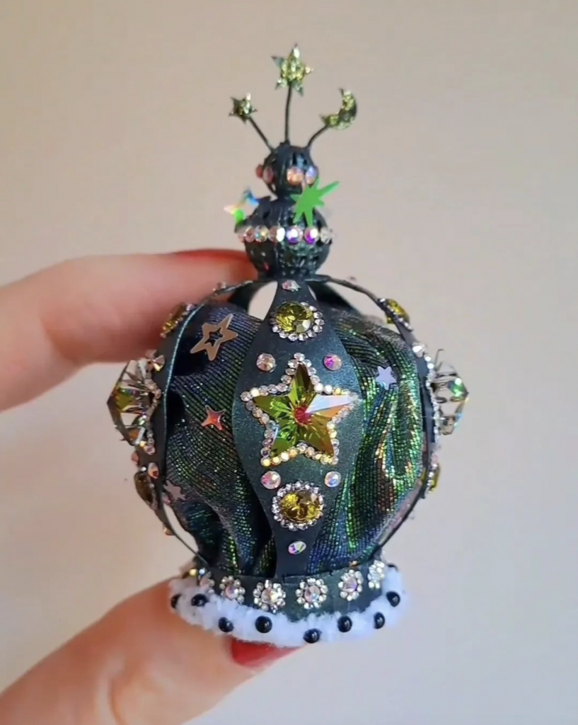 Victoria Stitch's miniature wiskling crown